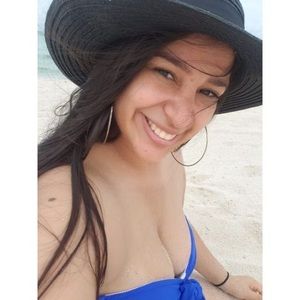 Meet your Posher, Daniela